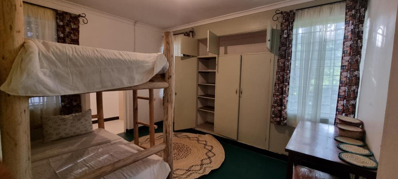 Kizumba House Hostel อารูชา ภายนอก รูปภาพ