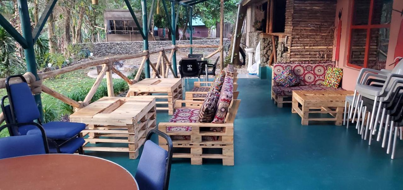 Kizumba House Hostel อารูชา ภายนอก รูปภาพ