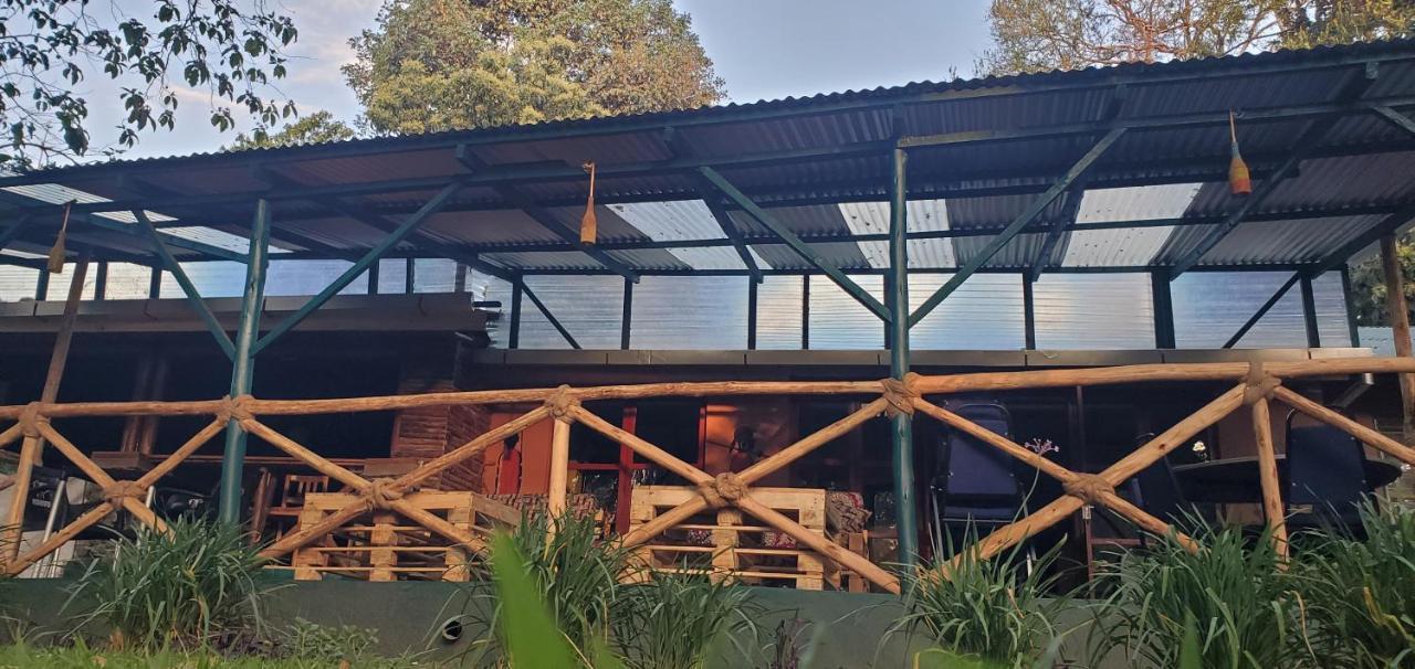 Kizumba House Hostel อารูชา ภายนอก รูปภาพ