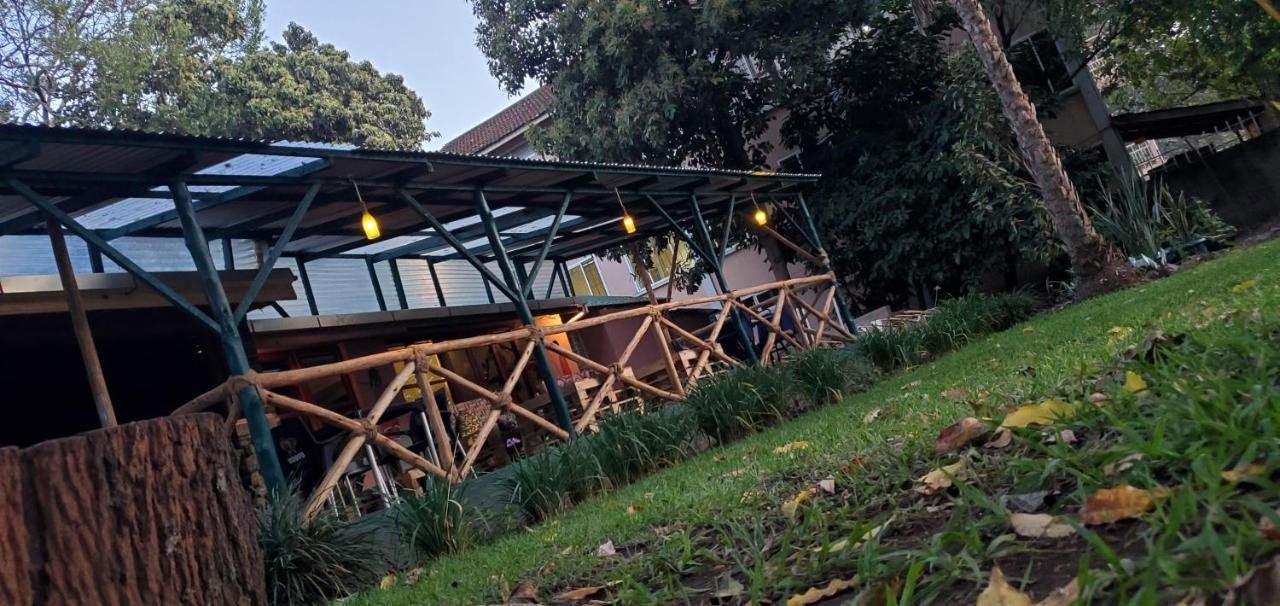 Kizumba House Hostel อารูชา ภายนอก รูปภาพ