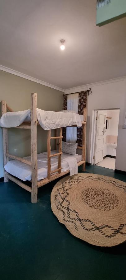 Kizumba House Hostel อารูชา ภายนอก รูปภาพ