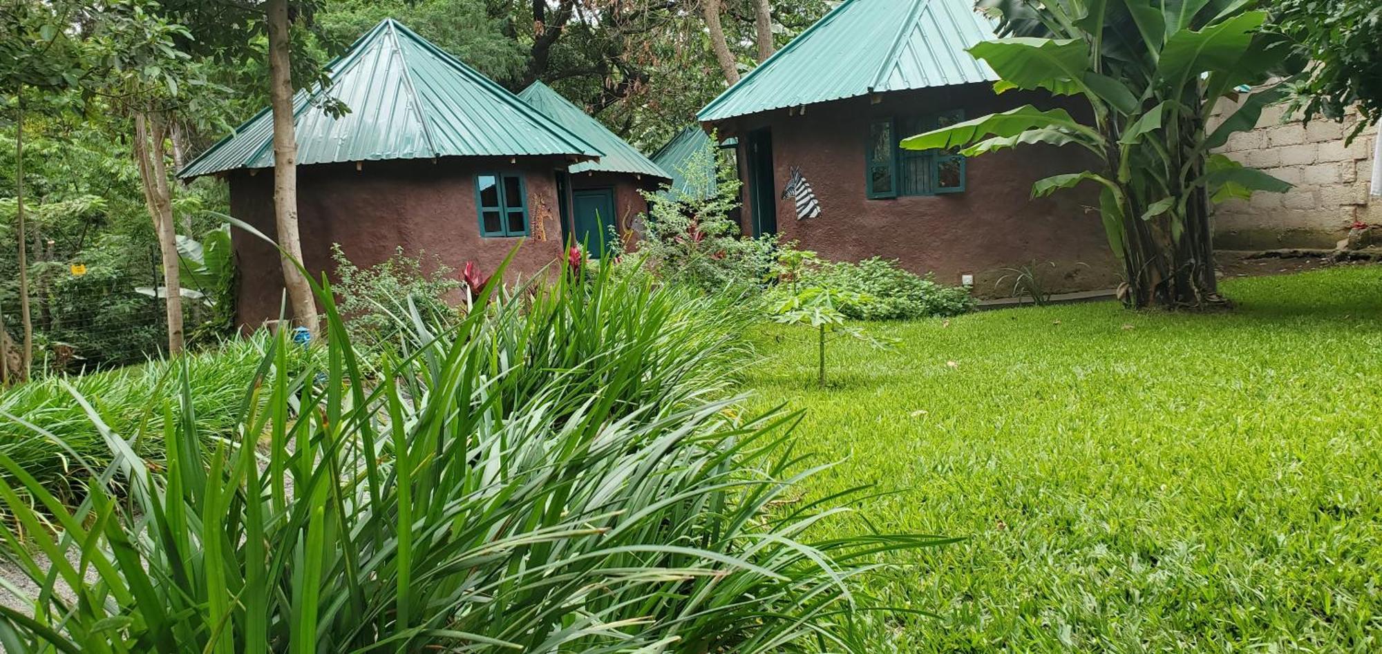 Kizumba House Hostel อารูชา ภายนอก รูปภาพ